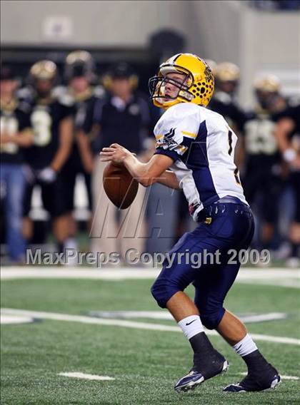 Thumbnail 2 in Lamar vs. Abilene (Texas Bi-District Playoffs) photogallery.