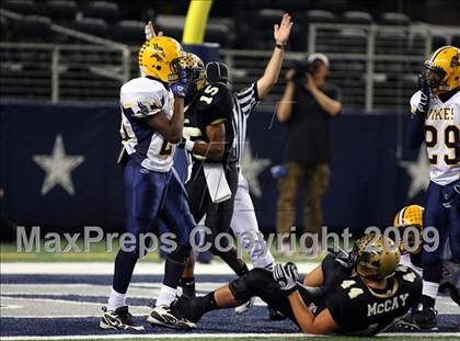 Thumbnail 2 in Lamar vs. Abilene (Texas Bi-District Playoffs) photogallery.