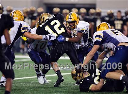 Thumbnail 3 in Lamar vs. Abilene (Texas Bi-District Playoffs) photogallery.
