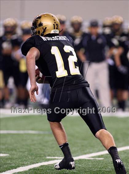 Thumbnail 2 in Lamar vs. Abilene (Texas Bi-District Playoffs) photogallery.