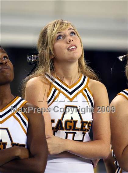 Thumbnail 1 in Lamar vs. Abilene (Texas Bi-District Playoffs) photogallery.
