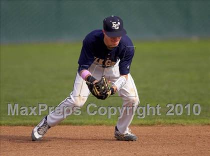 Thumbnail 1 in De La Salle vs. Elk Grove photogallery.