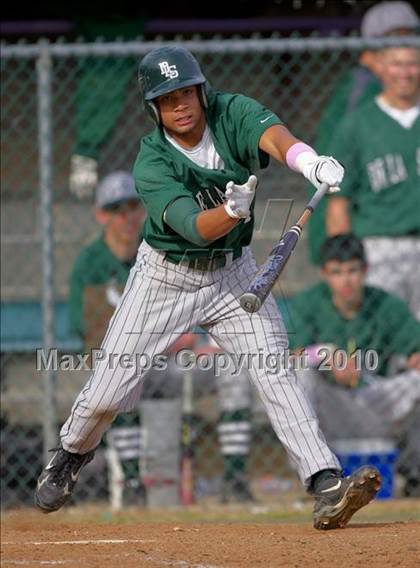 Thumbnail 3 in De La Salle vs. Elk Grove photogallery.