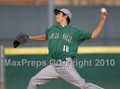 Thumbnail 1 in De La Salle vs. Elk Grove photogallery.
