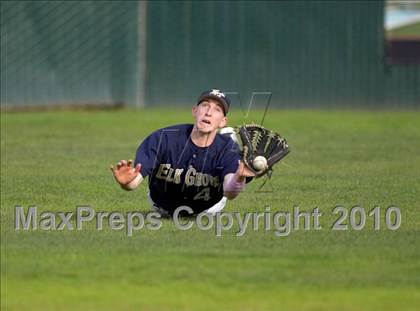 Thumbnail 2 in De La Salle vs. Elk Grove photogallery.