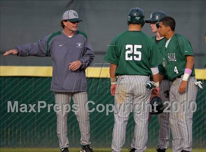 Thumbnail 3 in De La Salle vs. Elk Grove photogallery.