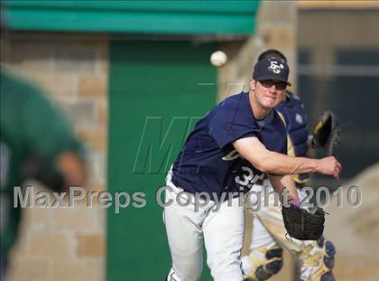 Thumbnail 3 in De La Salle vs. Elk Grove photogallery.