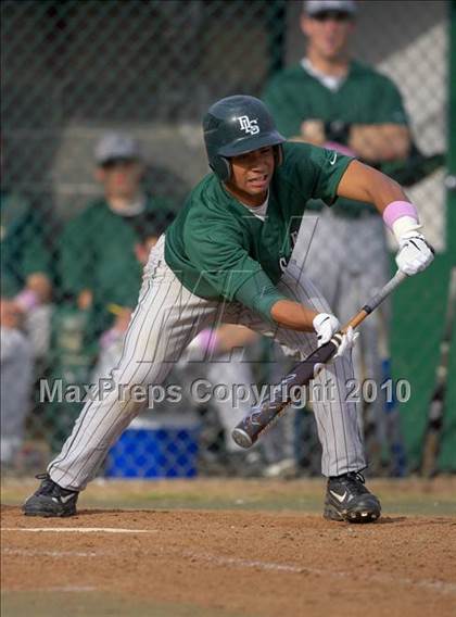 Thumbnail 3 in De La Salle vs. Elk Grove photogallery.