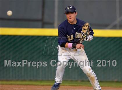 Thumbnail 1 in De La Salle vs. Elk Grove photogallery.