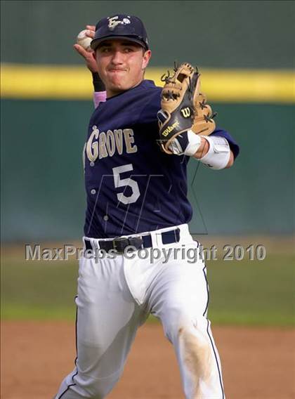 Thumbnail 1 in De La Salle vs. Elk Grove photogallery.
