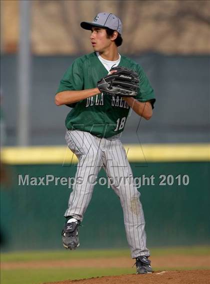 Thumbnail 1 in De La Salle vs. Elk Grove photogallery.