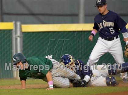 Thumbnail 2 in De La Salle vs. Elk Grove photogallery.