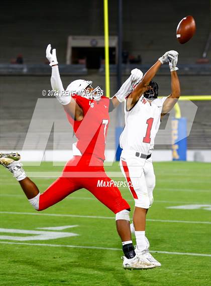 Thumbnail 1 in Harvard-Westlake @ La Salle photogallery.