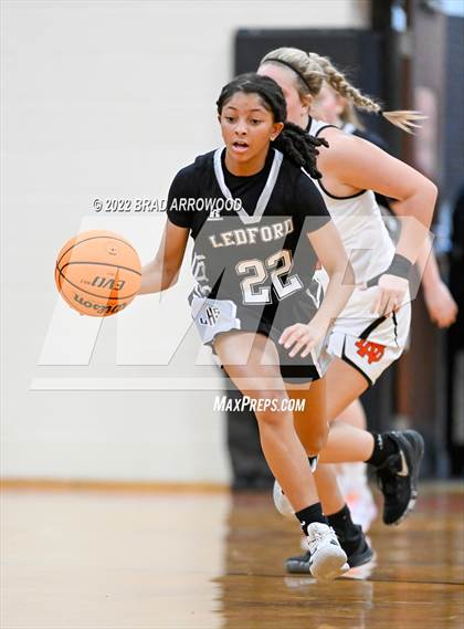Thumbnail 1 in Ledford @ North Davidson photogallery.