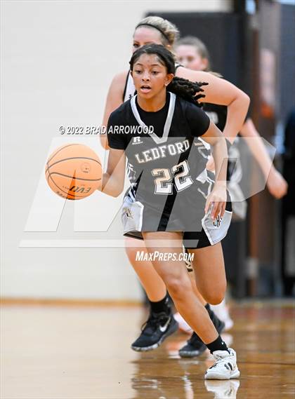 Thumbnail 2 in Ledford @ North Davidson photogallery.