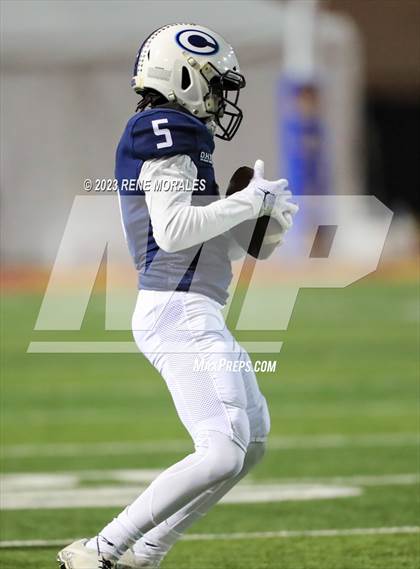 Thumbnail 2 in Los Gatos vs Central Valley Christian (CIF D2-A State Final) photogallery.