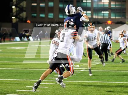 Thumbnail 1 in Los Gatos vs Central Valley Christian (CIF D2-A State Final) photogallery.