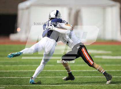Thumbnail 1 in Los Gatos vs Central Valley Christian (CIF D2-A State Final) photogallery.