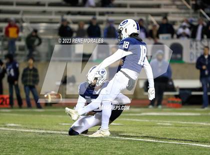 Thumbnail 1 in Los Gatos vs Central Valley Christian (CIF D2-A State Final) photogallery.