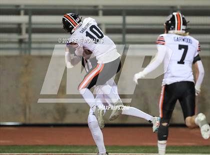 Thumbnail 1 in Los Gatos vs Central Valley Christian (CIF D2-A State Final) photogallery.