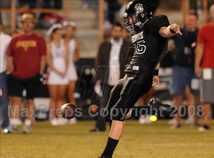 Thumbnail 3 in Servite vs. Mater Dei photogallery.