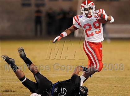 Thumbnail 3 in Servite vs. Mater Dei photogallery.
