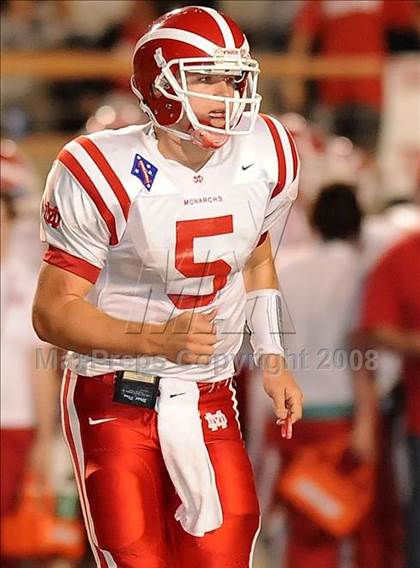 Thumbnail 2 in Servite vs. Mater Dei photogallery.