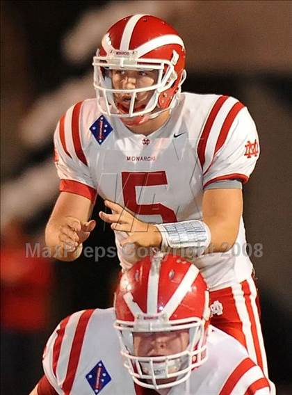 Thumbnail 2 in Servite vs. Mater Dei photogallery.