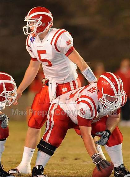 Thumbnail 3 in Servite vs. Mater Dei photogallery.