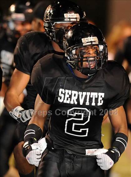 Thumbnail 2 in Servite vs. Mater Dei photogallery.