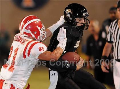 Thumbnail 2 in Servite vs. Mater Dei photogallery.