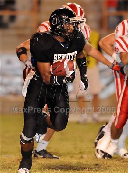 Thumbnail 3 in Servite vs. Mater Dei photogallery.