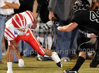 Thumbnail 3 in Servite vs. Mater Dei photogallery.