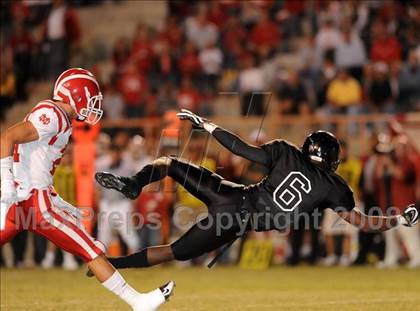 Thumbnail 3 in Servite vs. Mater Dei photogallery.