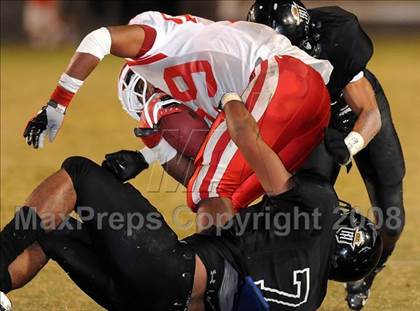 Thumbnail 2 in Servite vs. Mater Dei photogallery.