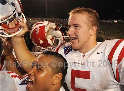 Thumbnail 2 in Servite vs. Mater Dei photogallery.