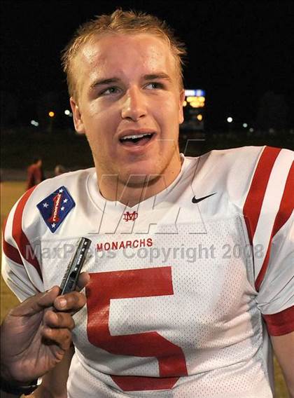 Thumbnail 2 in Servite vs. Mater Dei photogallery.