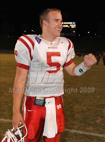Thumbnail 3 in Servite vs. Mater Dei photogallery.