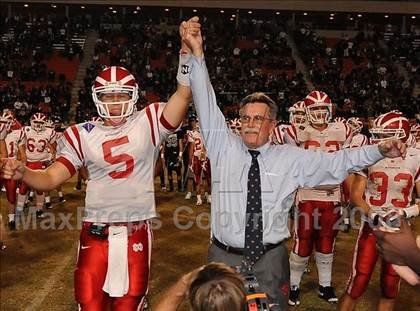 Thumbnail 2 in Servite vs. Mater Dei photogallery.