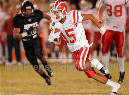 Thumbnail 3 in Servite vs. Mater Dei photogallery.