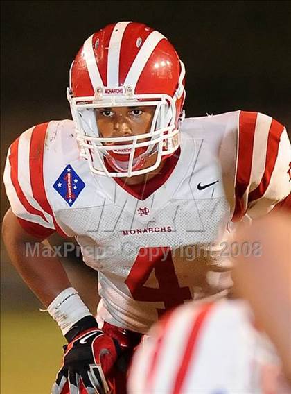 Thumbnail 3 in Servite vs. Mater Dei photogallery.