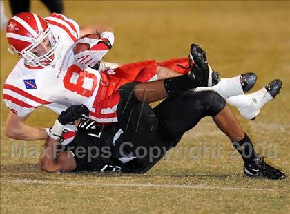 Thumbnail 3 in Servite vs. Mater Dei photogallery.
