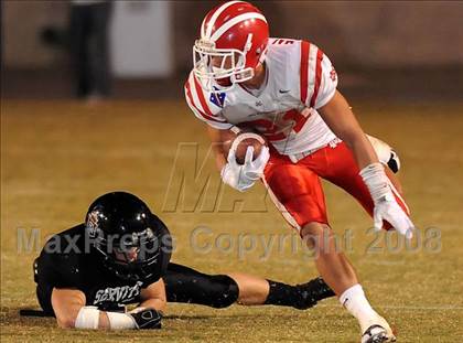 Thumbnail 3 in Servite vs. Mater Dei photogallery.