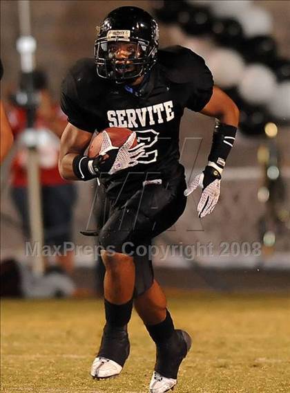 Thumbnail 3 in Servite vs. Mater Dei photogallery.