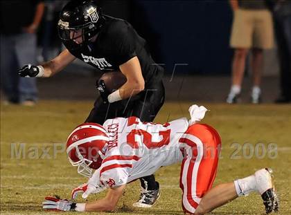 Thumbnail 3 in Servite vs. Mater Dei photogallery.