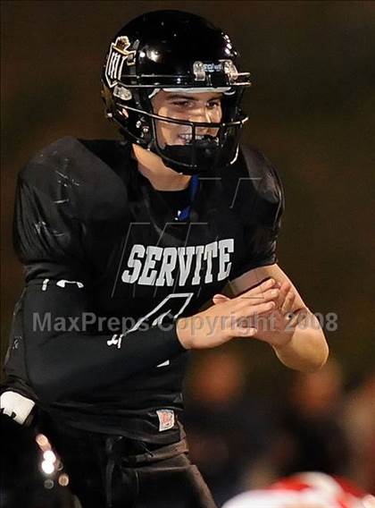 Thumbnail 3 in Servite vs. Mater Dei photogallery.