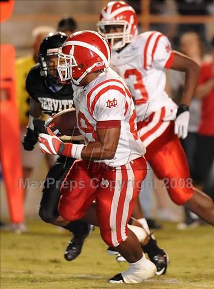 Thumbnail 3 in Servite vs. Mater Dei photogallery.