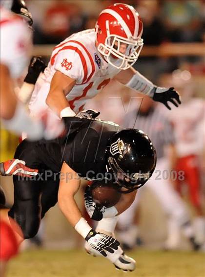 Thumbnail 3 in Servite vs. Mater Dei photogallery.