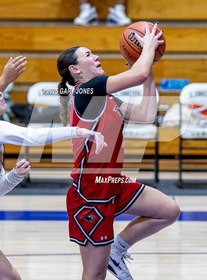 Thumbnail 1 in Foothill vs. Yuba City (Chavez Christmas Classic) photogallery.