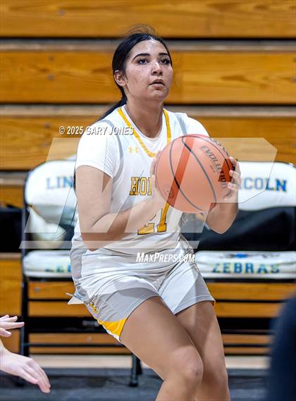 Thumbnail 3 in Foothill vs. Yuba City (Chavez Christmas Classic) photogallery.